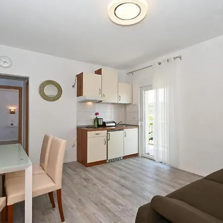 With Parking Space Mavarstica, Ciovo - 20073 * טרוגיר