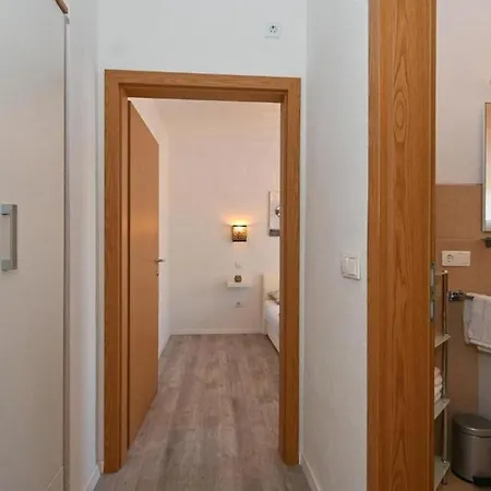 With Parking Space Mavarstica, Ciovo - 20073 *