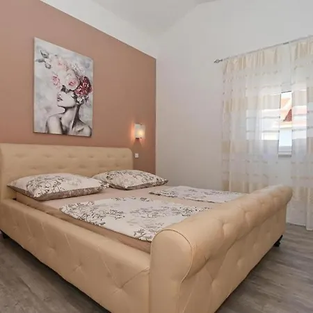 With Parking Space Mavarstica, Ciovo - 20073 דירה *