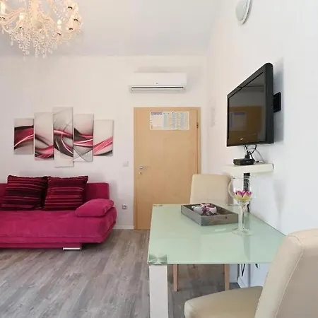 With Parking Space Mavarstica, Ciovo - 20073 Appartement *