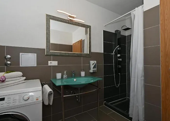 With Parking Space Mavarstica, Ciovo - 20073 *