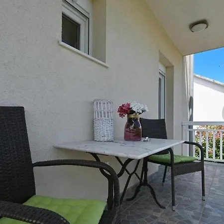 Apartman With Parking Space Mavarstica, Ciovo - 20073