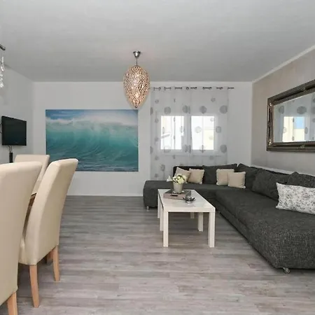 Apartman With Parking Space Mavarstica, Ciovo - 20073 *