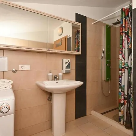 With Parking Space Mavarstica, Ciovo - 20073 *